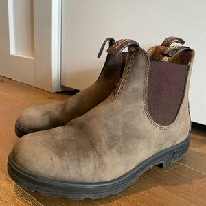 BLUNDSTONE Classic Chelsea Boots